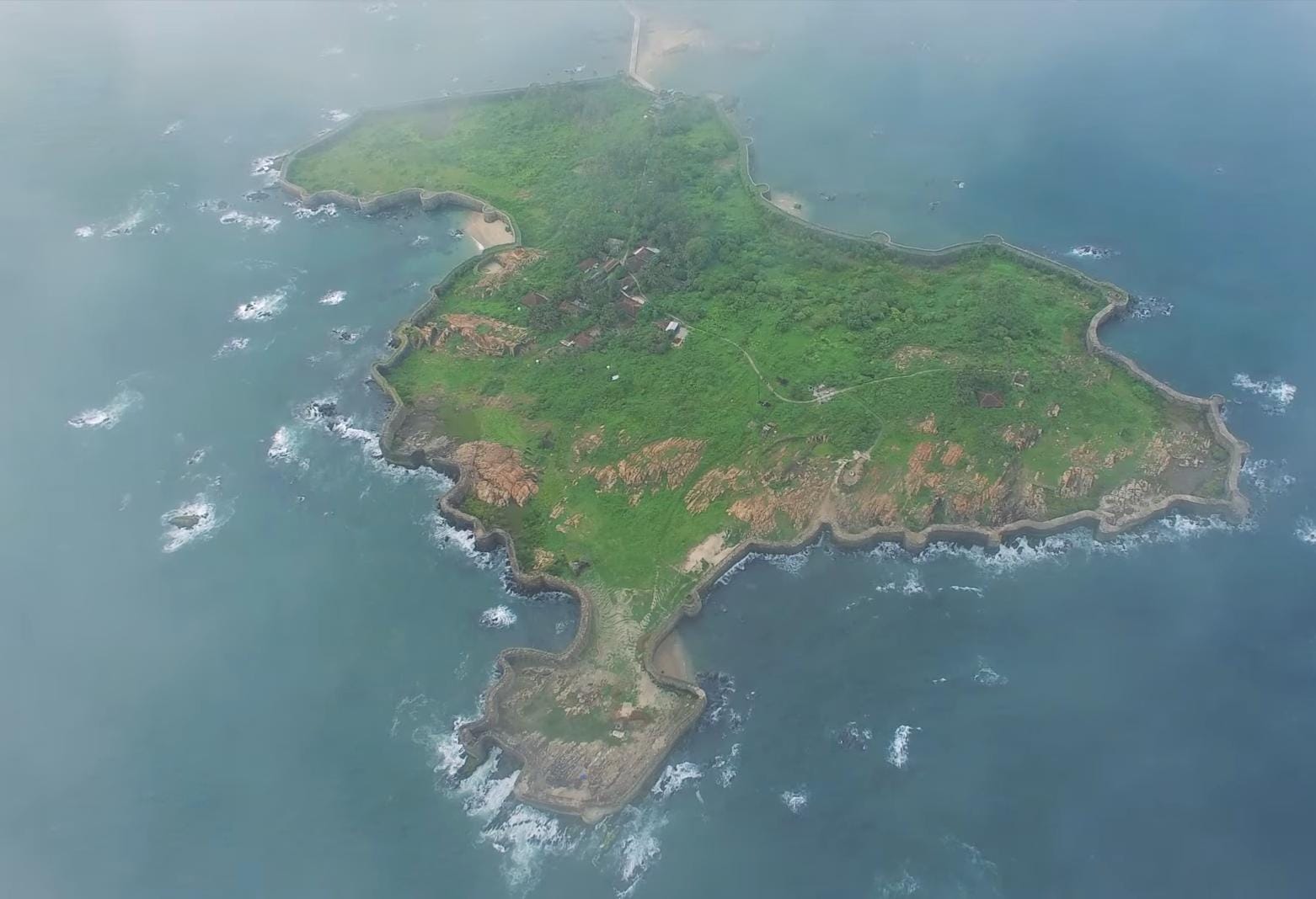 “Discover Sindhudurg Fort: The Pride of the Konkan Coast”